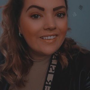 Meet your Posher, Lucy